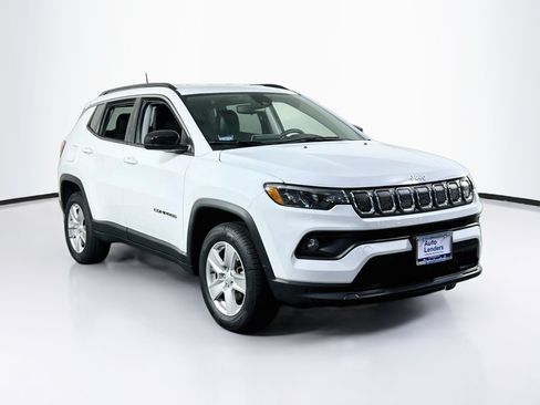 Used 2022 Jeep Compass Latitude AWD/4WD image 3