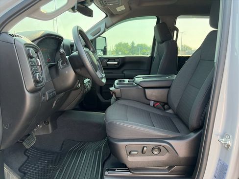 Used 2025 Chevrolet Silverado 2500 Custom w/ Custom Value Package AWD/4WD image 13