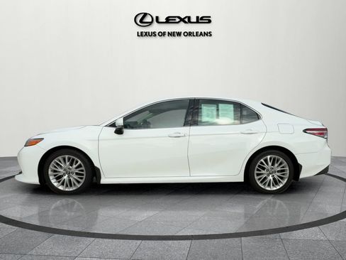 Used 2018 Toyota Camry XLE image 4