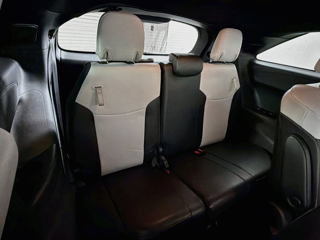 Used 2025 Toyota Sienna XSE w/ XSE Plus Package FWD image 27
