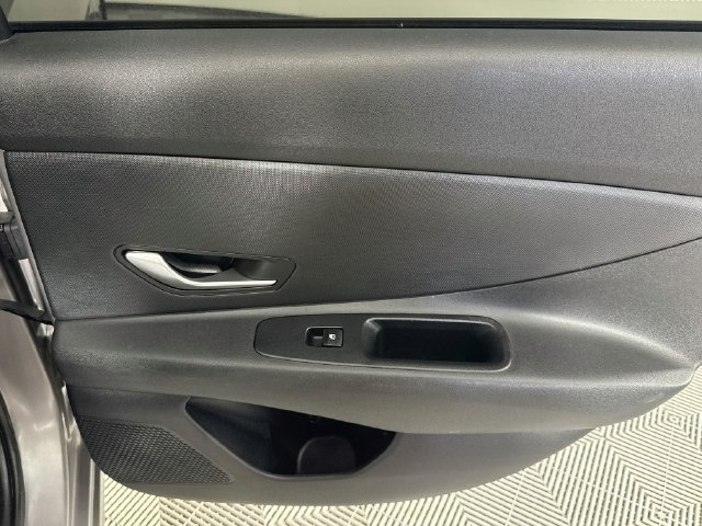 Used 2021 Hyundai Elantra SEL FWD image 25