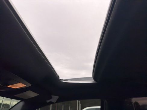 Certified 2022 Toyota Tacoma Limited image 5