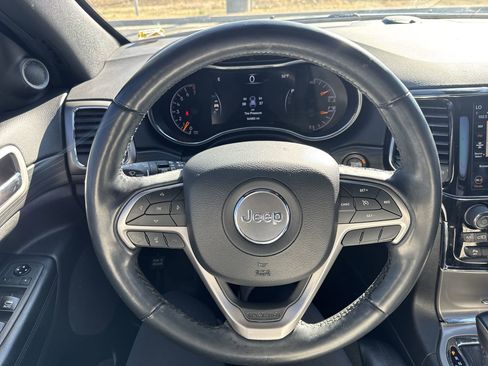 Used 2021 Jeep Grand Cherokee Laredo X image 14