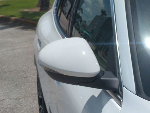 New 2025 Maserati Grecale GT image 11