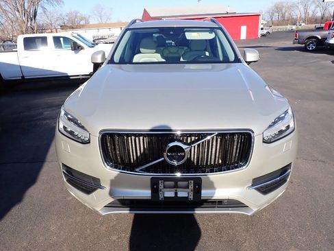 Used 2017 Volvo XC90 T6 Momentum w/ Vision Package image 2