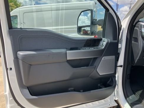 New 2025 Ford F250 Lariat w/ Lariat Ultimate Package image 24