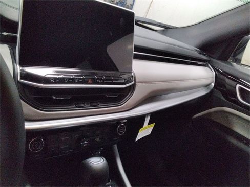 New 2026 Jeep Compass Limited image 31