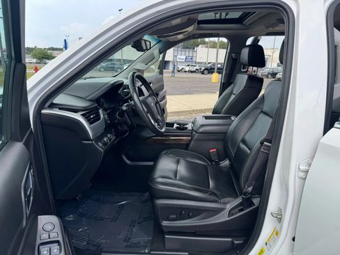 Used 2017 Chevrolet Suburban LT AWD/4WD image 10