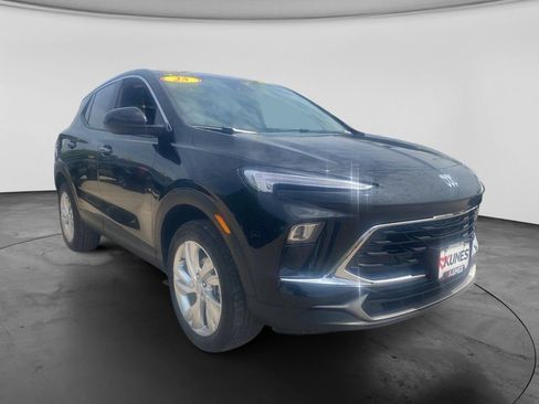 Used 2025 Buick Encore GX Preferred AWD/4WD image 2