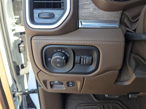 Used 2023 RAM 1500 Limited image 27