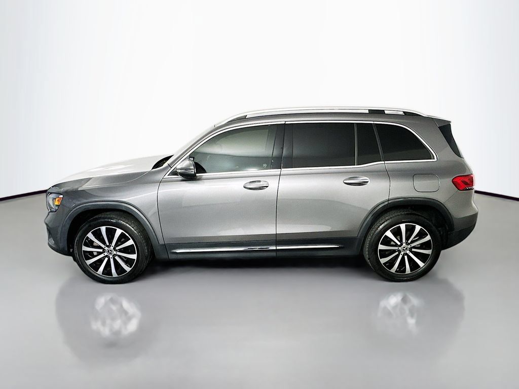 Used 2021 Mercedes-Benz GLB 250 w/ Premium Package image 4