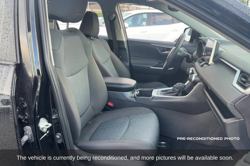 Used 2025 Toyota RAV4 XLE w/ Convenience Package FWD image 15
