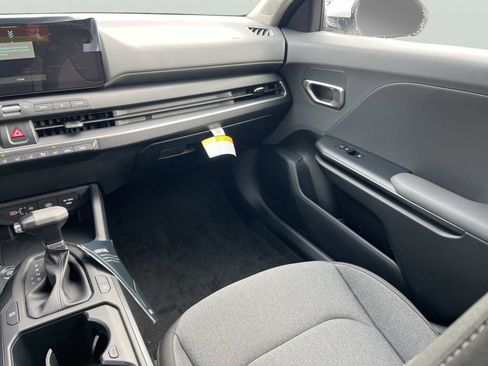 New 2025 Kia K4 LXS FWD image 13