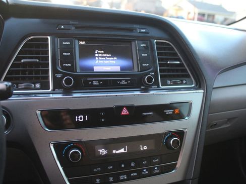 Used 2016 Hyundai Sonata SE image 17