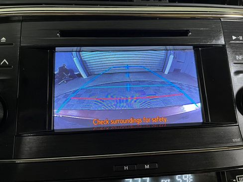 Used 2013 Toyota Avalon XLE image 24