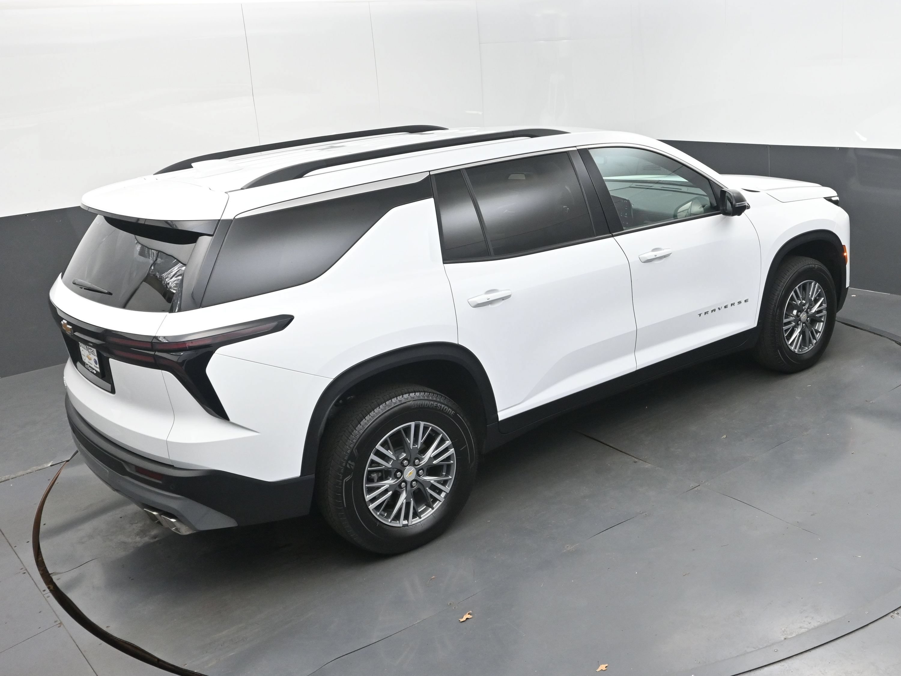 Certified 2026 Chevrolet Traverse LT w/ Driver Confidence Package FWD image 37
