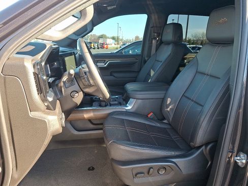 Used 2024 Chevrolet Silverado 1500 High Country w/ Z71 Off-Road Package image 13