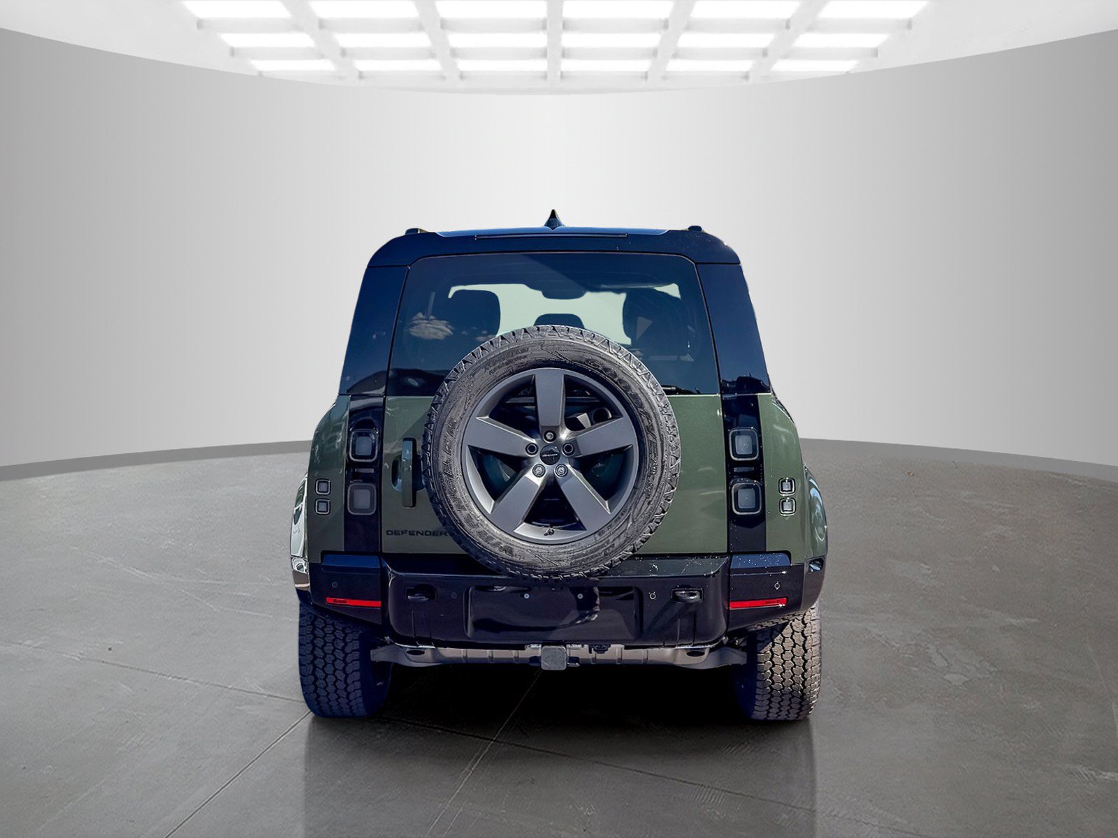 New 2026 Land Rover Defender 110 X-Dynamic SE AWD/4WD image 4