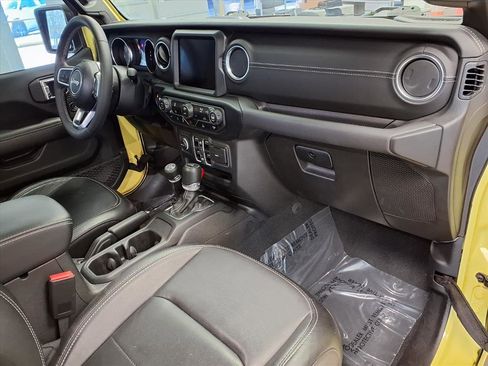 Used 2023 Jeep Wrangler Unlimited Sahara image 10