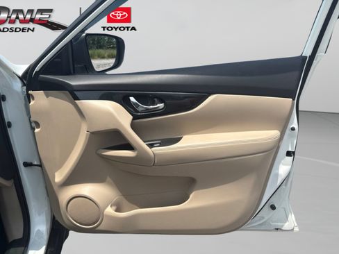 Used 2020 Nissan Rogue SL w/ Premium Package FWD image 26