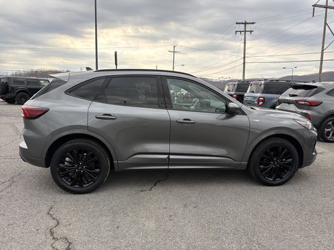 Used 2023 Ford Escape ST-Line Elite AWD/4WD image 5