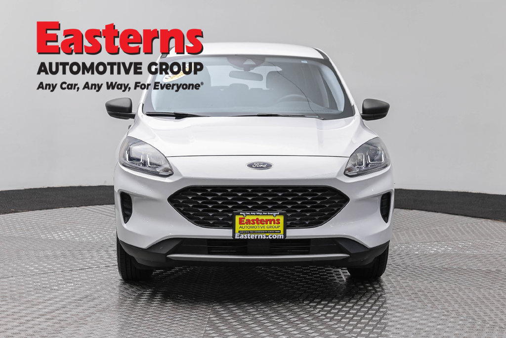 Used 2022 Ford Escape S AWD/4WD image 3