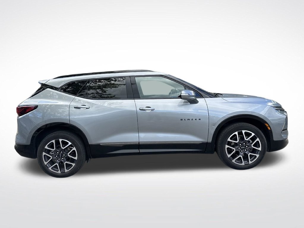 Used 2024 Chevrolet Blazer RS w/ Enhanced Convenience Package FWD image 7