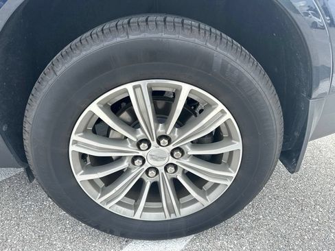 Used 2017 Cadillac XT5 Luxury w/ Driver Awareness Package FWD image 13