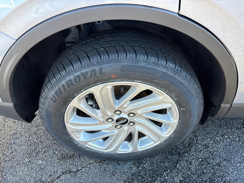 Certified 2022 Lincoln Corsair FWD image 10