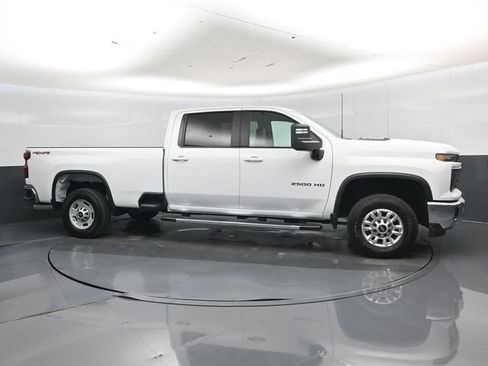 Used 2026 Chevrolet Silverado 2500 LT AWD/4WD image 2