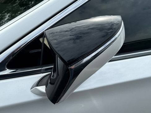 Used 2019 Lexus LS 500 w/ Interior Upgrade Package image 21