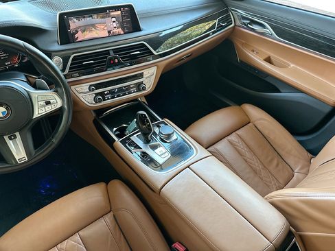 Used 2020 BMW 740i w/ M Sport Package image 25