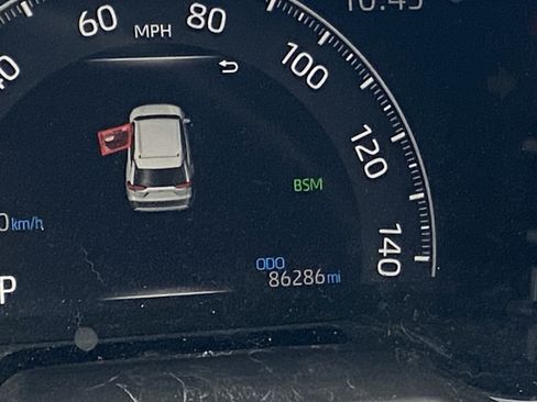 Used 2019 Toyota RAV4 Limited w/ All Weather Liner Package FWD image 8