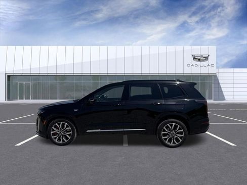 Certified 2023 Cadillac XT6 Sport w/ Technology Package AWD/4WD image 5