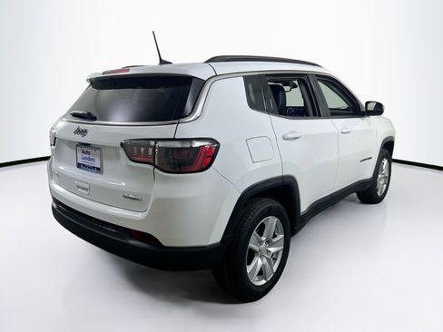 Used 2022 Jeep Compass Latitude w/ Convenience Group AWD/4WD image 5
