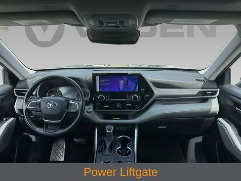 Used 2023 Toyota Highlander XLE FWD image 10