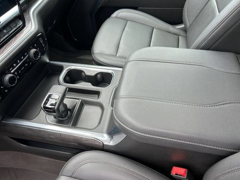 Used 2025 Chevrolet Silverado 1500 LTZ w/ LTZ Convenience Package II AWD/4WD image 19