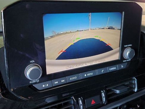 Certified 2025 Nissan Pathfinder SV image 20