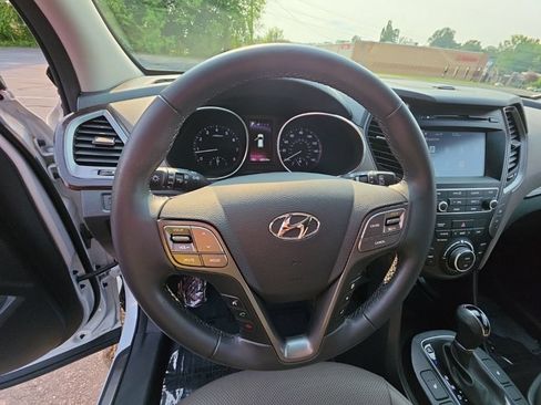 Used 2017 Hyundai Santa Fe Sport FWD image 22