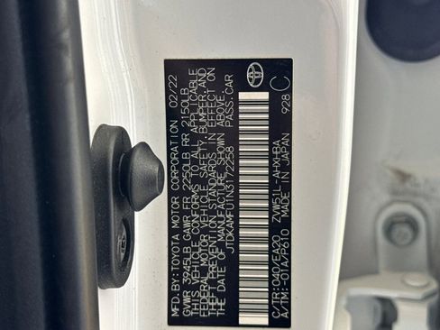 Used 2022 Toyota Prius FWD image 29