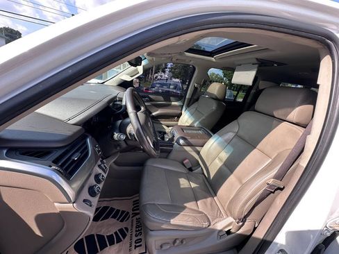 Used 2017 Chevrolet Suburban LT w/ LT Signature Package AWD/4WD image 9