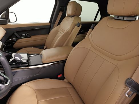 Used 2025 Land Rover Range Rover Sport SE image 29