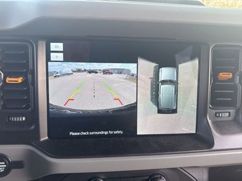 Used 2023 Ford Bronco Badlands image 20