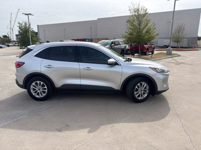 Used 2020 Ford Escape SE FWD image 2