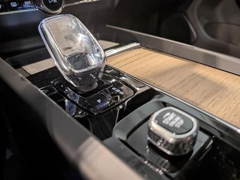 New 2026 Volvo XC60 T8 Ultra w/ Climate Package image 22