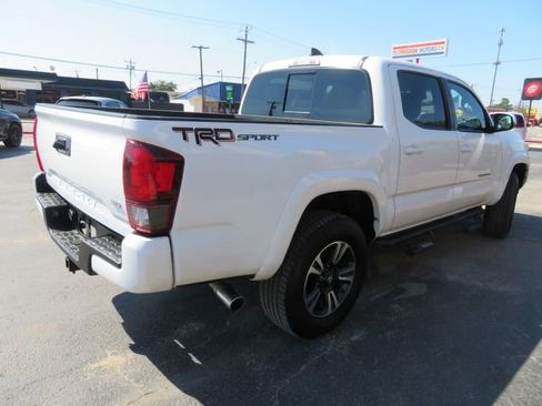 Used 2019 Toyota Tacoma 2WD Double Cab image 5
