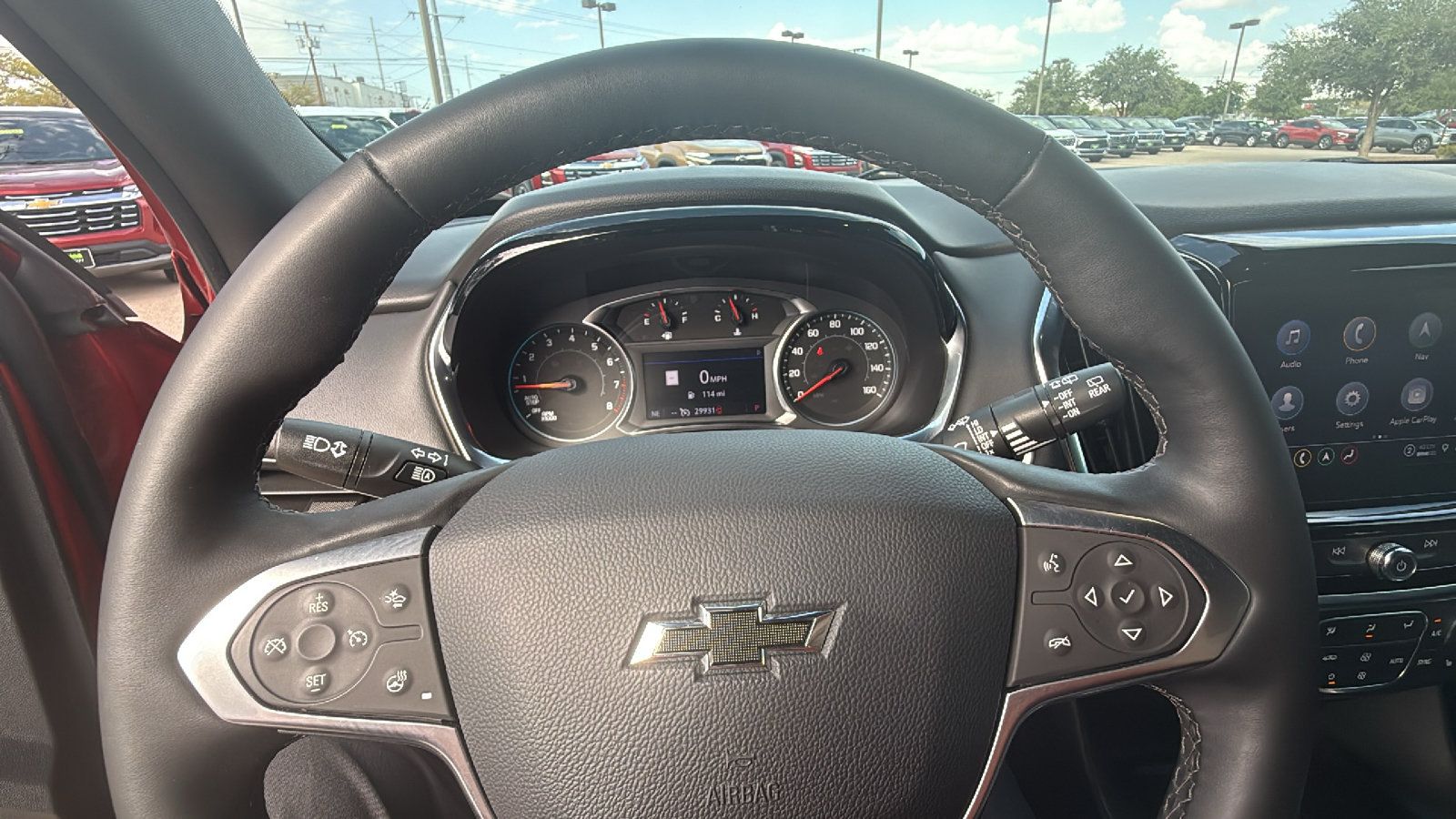 Used 2023 Chevrolet Traverse RS FWD image 16
