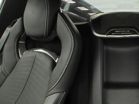 Used 2025 Chevrolet Corvette Stingray Premium Cpe w/ Z51 Performance Package RWD image 16