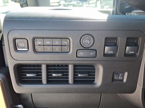 New 2025 Chevrolet Brightdrop 400 w/ Battery Pack, Max Range image 12