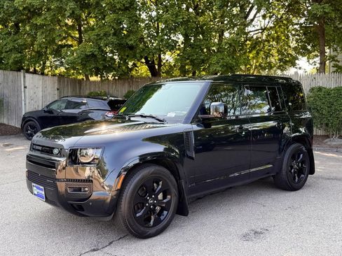 Used 2023 Land Rover Defender 110 X-Dynamic SE AWD/4WD image 2